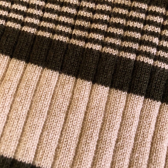 Pink Rose | Ribbed Bodycon Cold Shoulder Dress - Picture 4 of 4